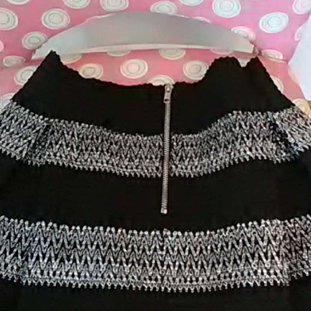 Ginger G super cute skirt  silver stripes - Picture 2 of 2